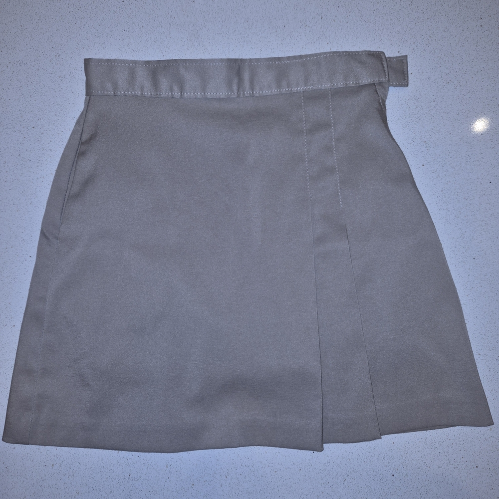 Mills Uniform Co. Khaki Skort with Side Pleat Sz 6